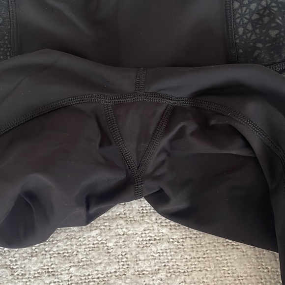 Vintage Lululemon Leggings black and Mesh Size 2 - Picture 5 of 7